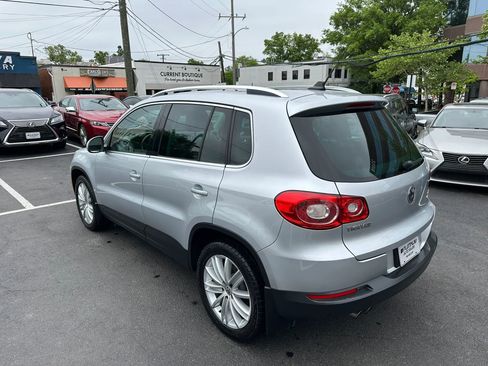 Used 2011 Volkswagen Tiguan S AWD/4WD image 8