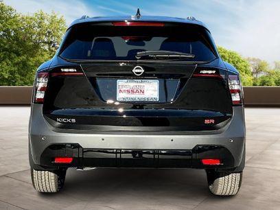 New 2026 Nissan Kicks SR
