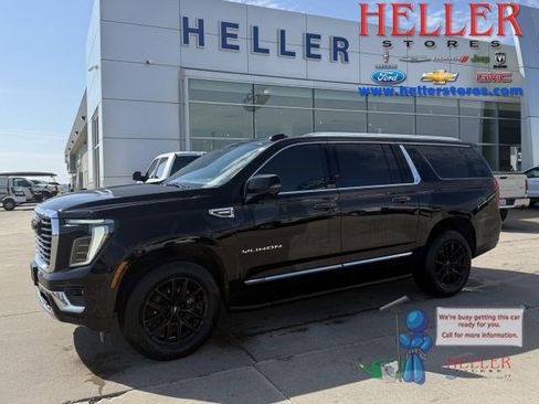Used 2025 GMC Yukon XL Elevation image 1