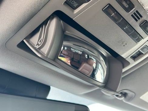 Used 2017 Toyota Highlander Limited w/ Carpet Mat Package FWD image 40