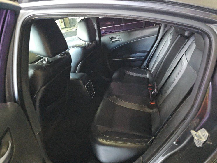 Used 2020 Dodge Charger SXT w/ Leather Interior Group RWD image 7