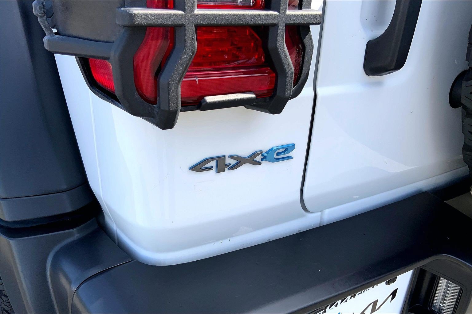 Used 2021 Jeep Wrangler Unlimited Rubicon 4xe w/ Safety Group AWD/4WD image 16