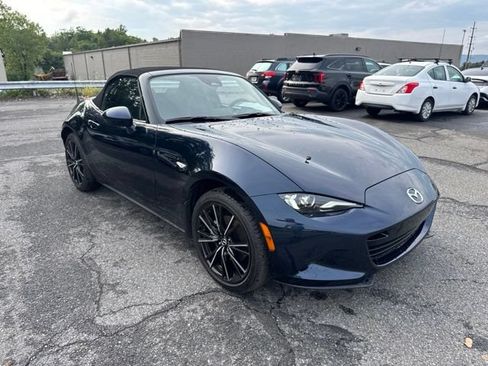 Used 2025 MAZDA MX-5 Miata Grand Touring RWD image 3