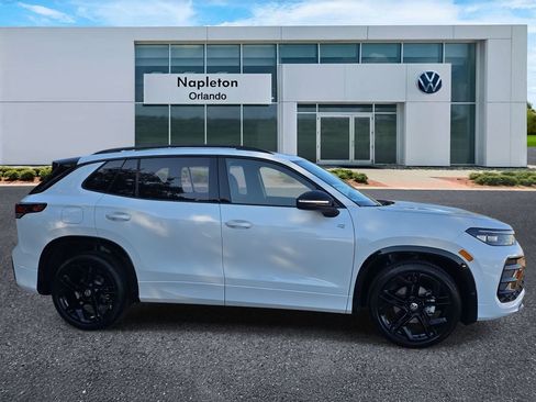 New 2026 Volkswagen Tiguan SE R-Line FWD image 4