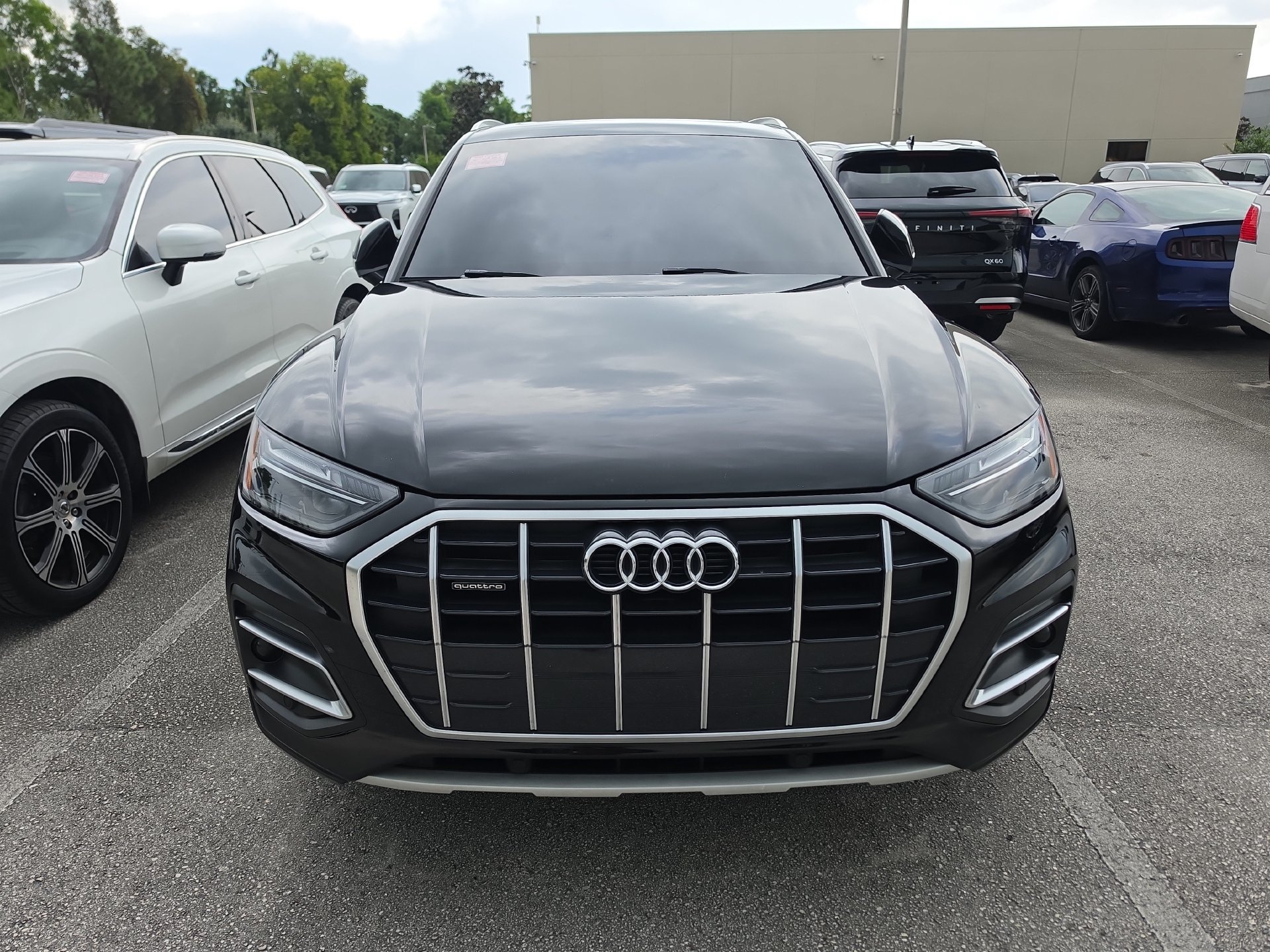 Used 2021 Audi Q5 2.0T Premium w/ Convenience Package AWD/4WD image 2