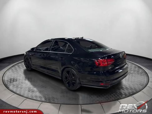 Used 2016 Volkswagen Jetta GLI SEL image 3