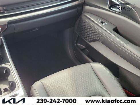 Certified 2025 Kia Carnival SX Prestige FWD image 18