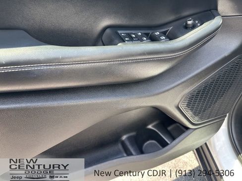 Used 2023 Jeep Grand Cherokee L Laredo AWD/4WD image 6