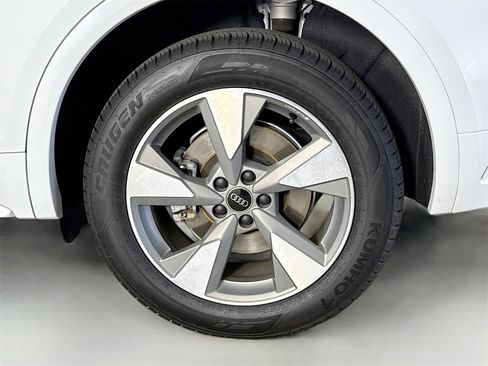 Used 2023 Audi Q5 2.0T Premium w/ Convenience Package image 31