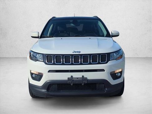Used 2019 Jeep Compass Latitude w/ Cold Weather Group image 2