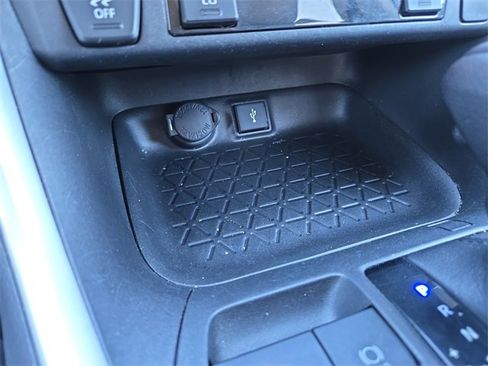 Used 2021 Toyota RAV4 XLE image 28