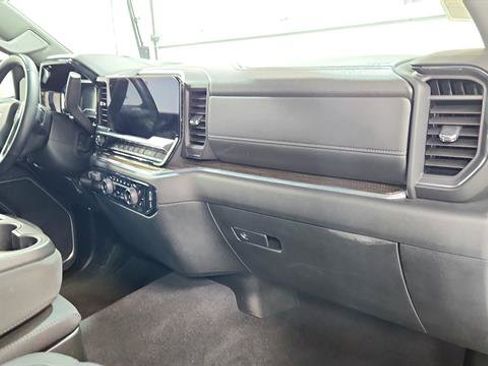 Used 2025 Chevrolet Silverado 1500 LT image 22