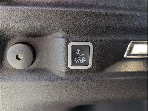 New 2025 Jeep Grand Cherokee L Limited w/ Luxury Tech Group II image 21