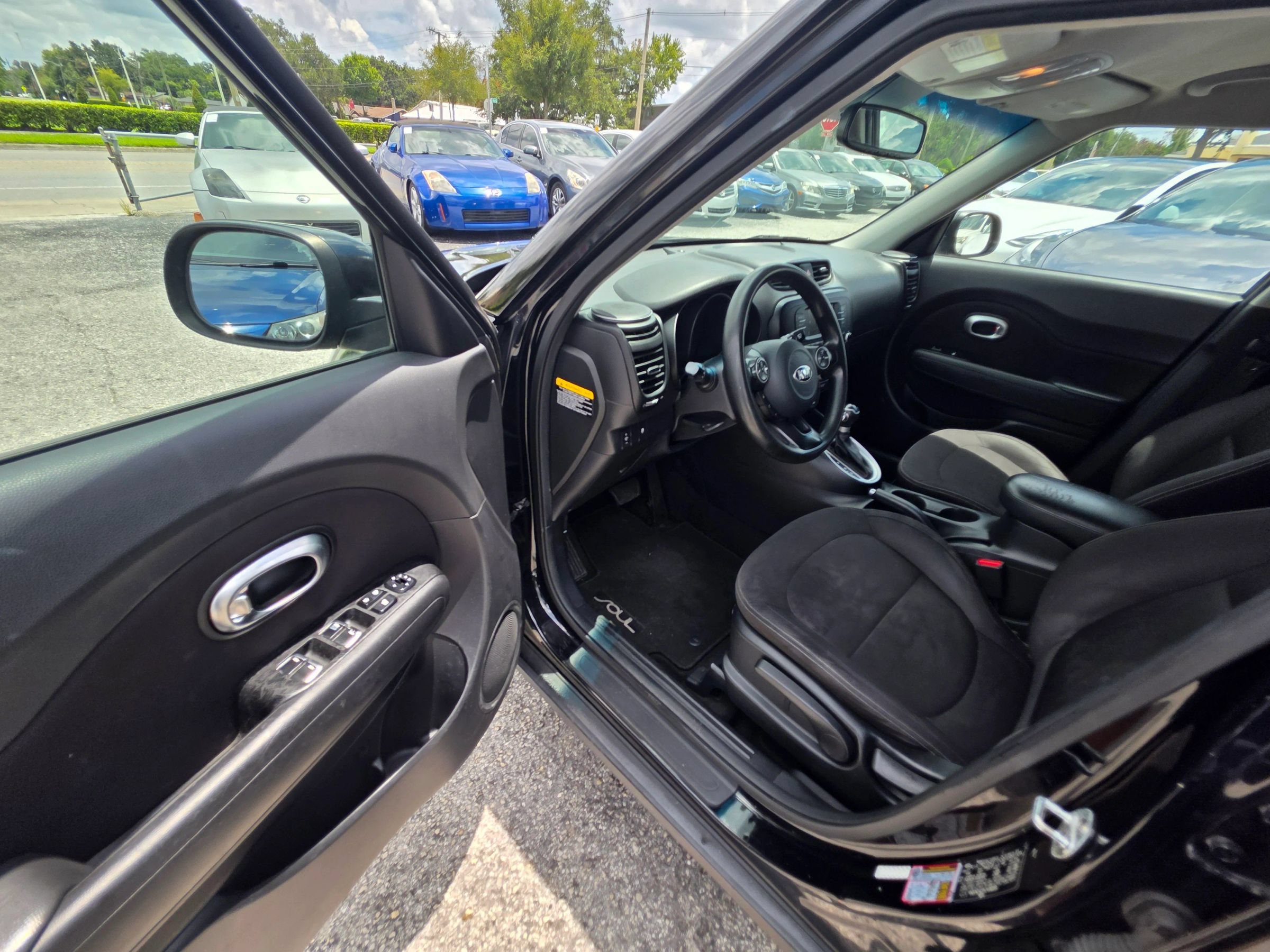 Used 2017 Kia Soul FWD image 11