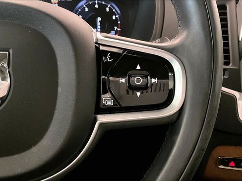 Used 2022 Volvo XC90 T5 Momentum w/ Climate Package FWD image 23