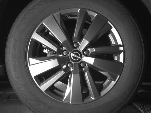 Used 2025 Nissan Pathfinder SV image 15