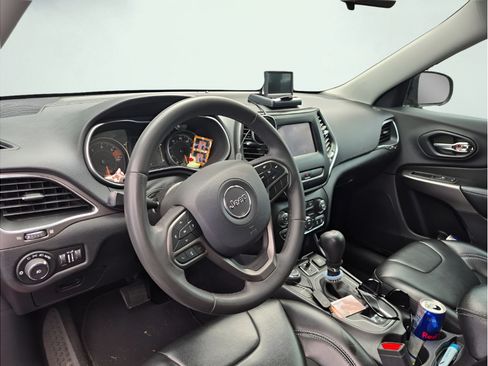 Used 2020 Jeep Cherokee Latitude Plus AWD/4WD image 11