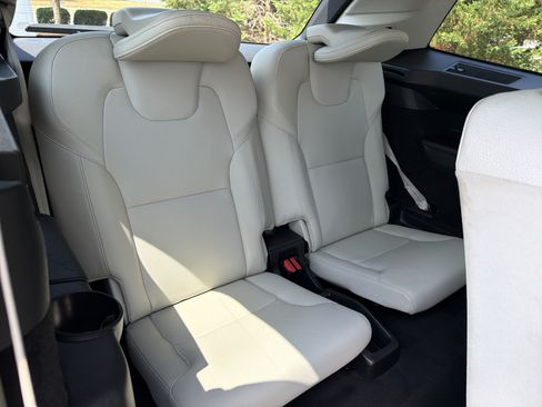 Used 2022 Volvo XC90 T6 Momentum w/ Advanced Package AWD/4WD image 31