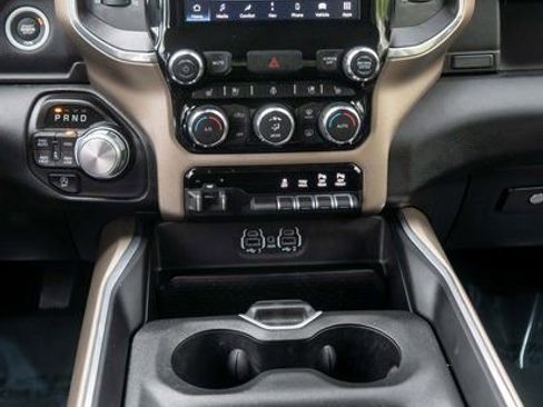 Used 2022 RAM 1500 Laramie AWD/4WD image 16