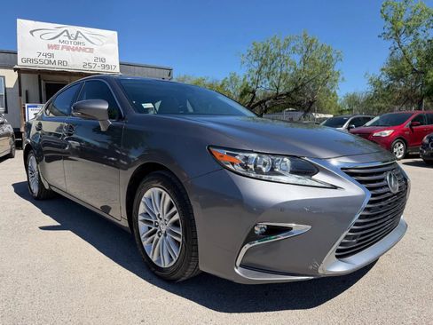 Used 2016 Lexus ES 350 w/ Premium Package w/Wood Trim image 2