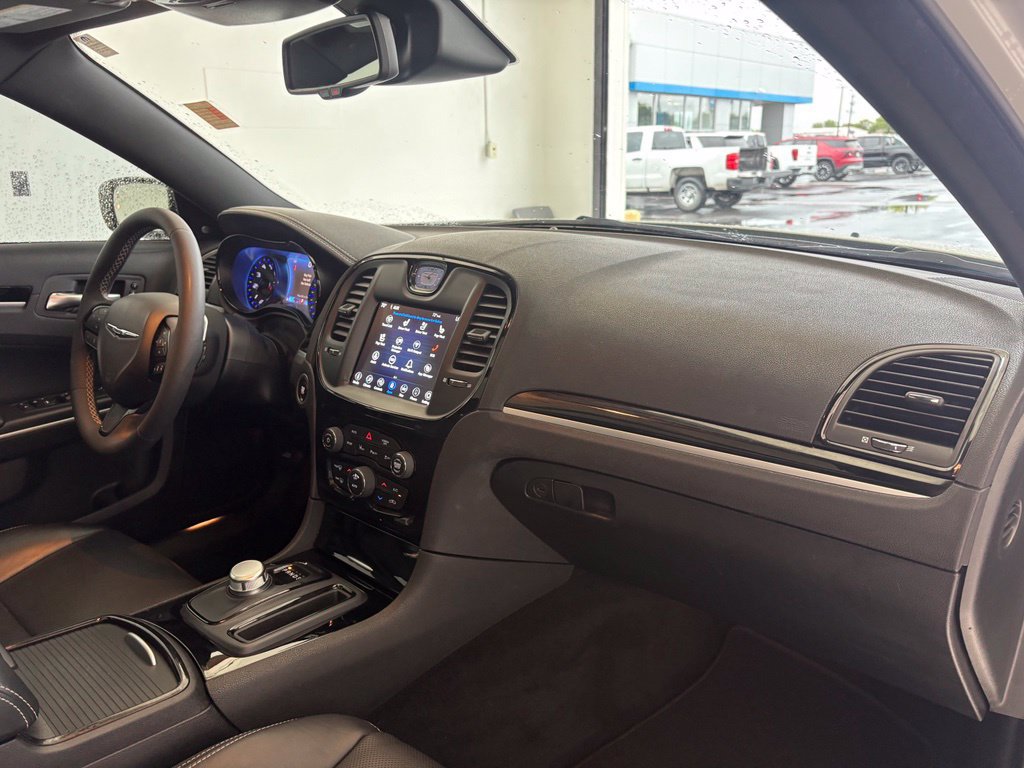 Used 2023 Chrysler 300 S w/ Comfort Group RWD image 42