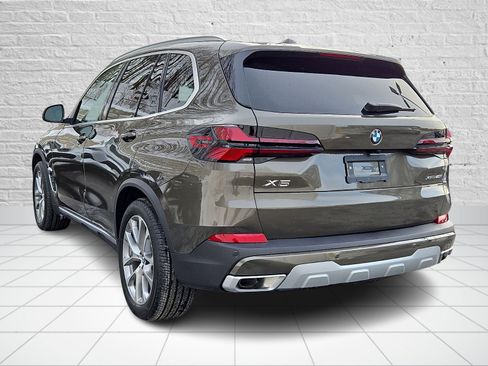 New 2026 BMW X5 xDrive40i w/ Climate Comfort Package image 3