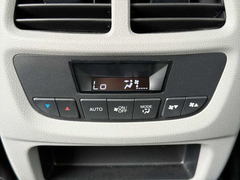 Used 2021 Honda Pilot EX image 31