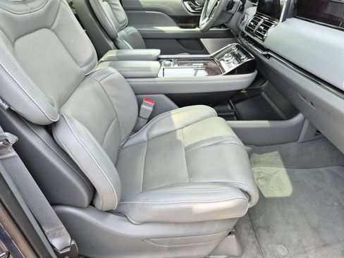 Used 2018 Lincoln Navigator L Reserve w/ Technology Package AWD/4WD image 23