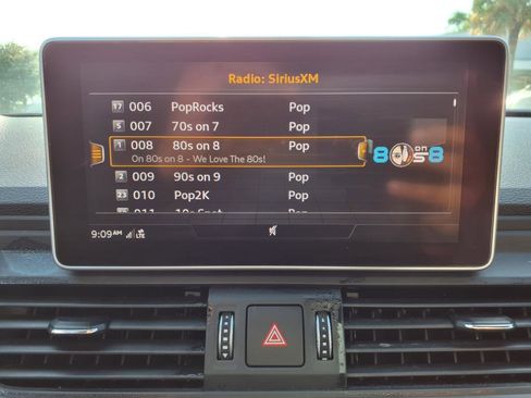 Used 2020 Audi Q5 2.0T Titanium Premium Plus w/ Premium Plus Package image 22