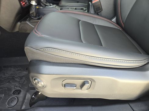 New 2025 Jeep Gladiator Rubicon w/ Convenience Group image 17