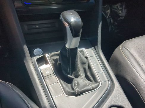 Certified 2023 Volkswagen Tiguan SE FWD image 25