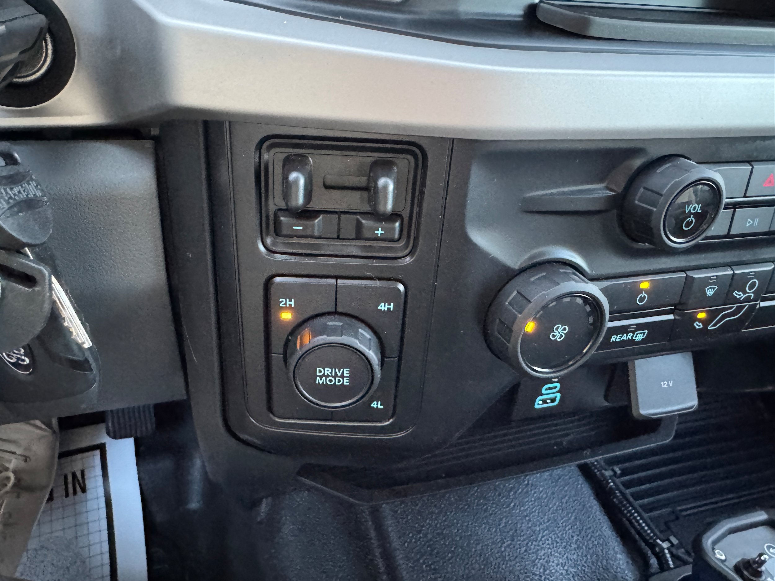 New 2026 Ford F550 4x4 Supercab Super Duty w/ XLT Value Package image 17