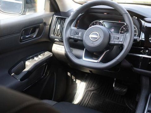 Certified 2025 Nissan Pathfinder SV w/ SV Premium Package FWD image 27