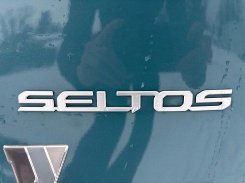 Used 2024 Kia Seltos EX image 13