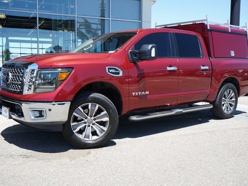 Used 2017 Nissan Titan SL RWD image 4