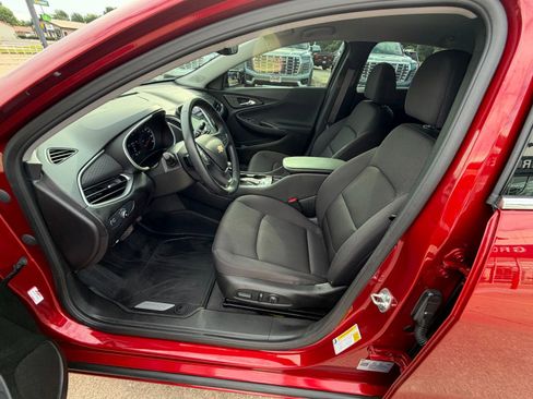 Used 2025 Chevrolet Malibu RS w/ LPO, Floor Liner Package FWD image 7