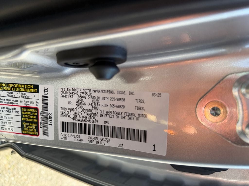 Used 2025 Toyota Sequoia Platinum AWD/4WD image 36