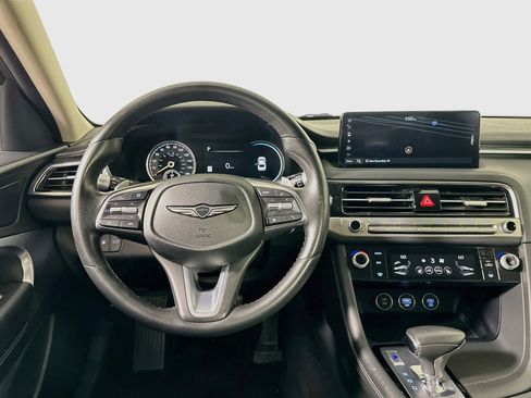 Used 2025 Genesis G70 2.5T RWD image 17