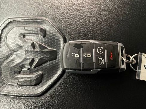 Used 2022 RAM 1500 Laramie image 21