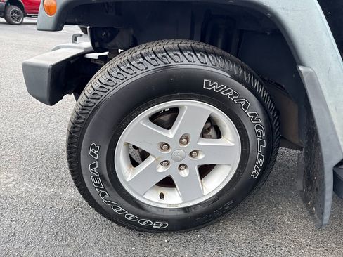 Used 2009 Jeep Wrangler X image 12
