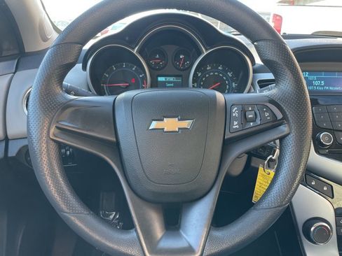 Used 2014 Chevrolet Cruze LS image 15