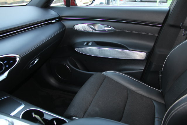 Used 2025 Genesis GV70 3.5T Sport AWD/4WD image 32