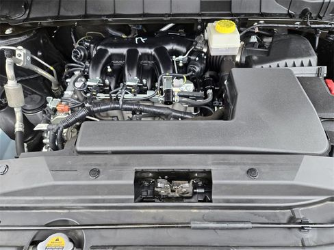 Used 2024 Nissan Pathfinder SV w/ SV Premium Package image 31