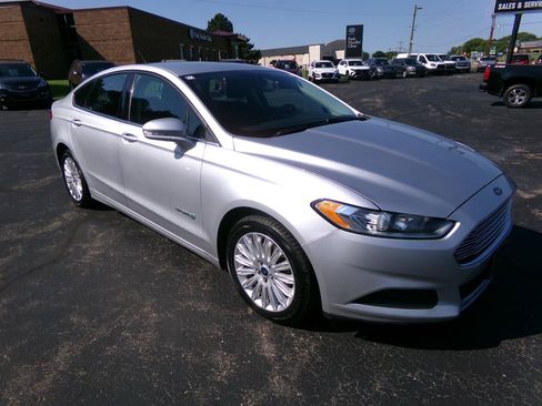 Used 2014 Ford Fusion SE FWD image 1