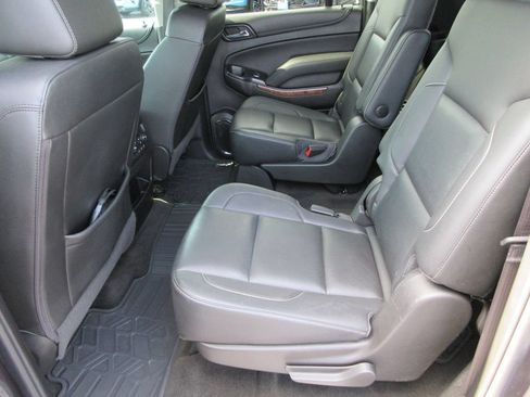 Certified 2017 Chevrolet Suburban Premier AWD/4WD image 15