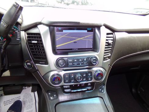 Used 2019 Chevrolet Suburban Premier w/ Premier Plus Edition AWD/4WD image 72