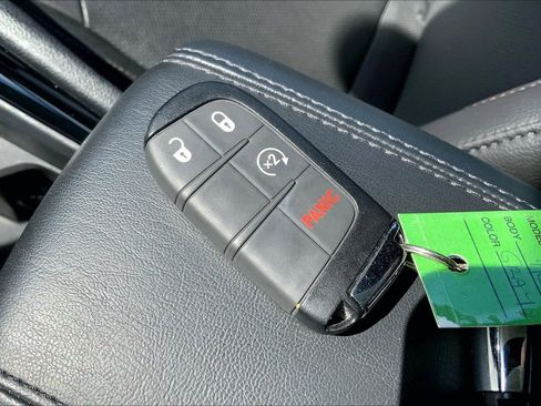 Certified 2023 Jeep Compass Limited image 13