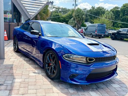 Used 2022 Dodge Charger R/T w/ Blacktop Package RWD image 4
