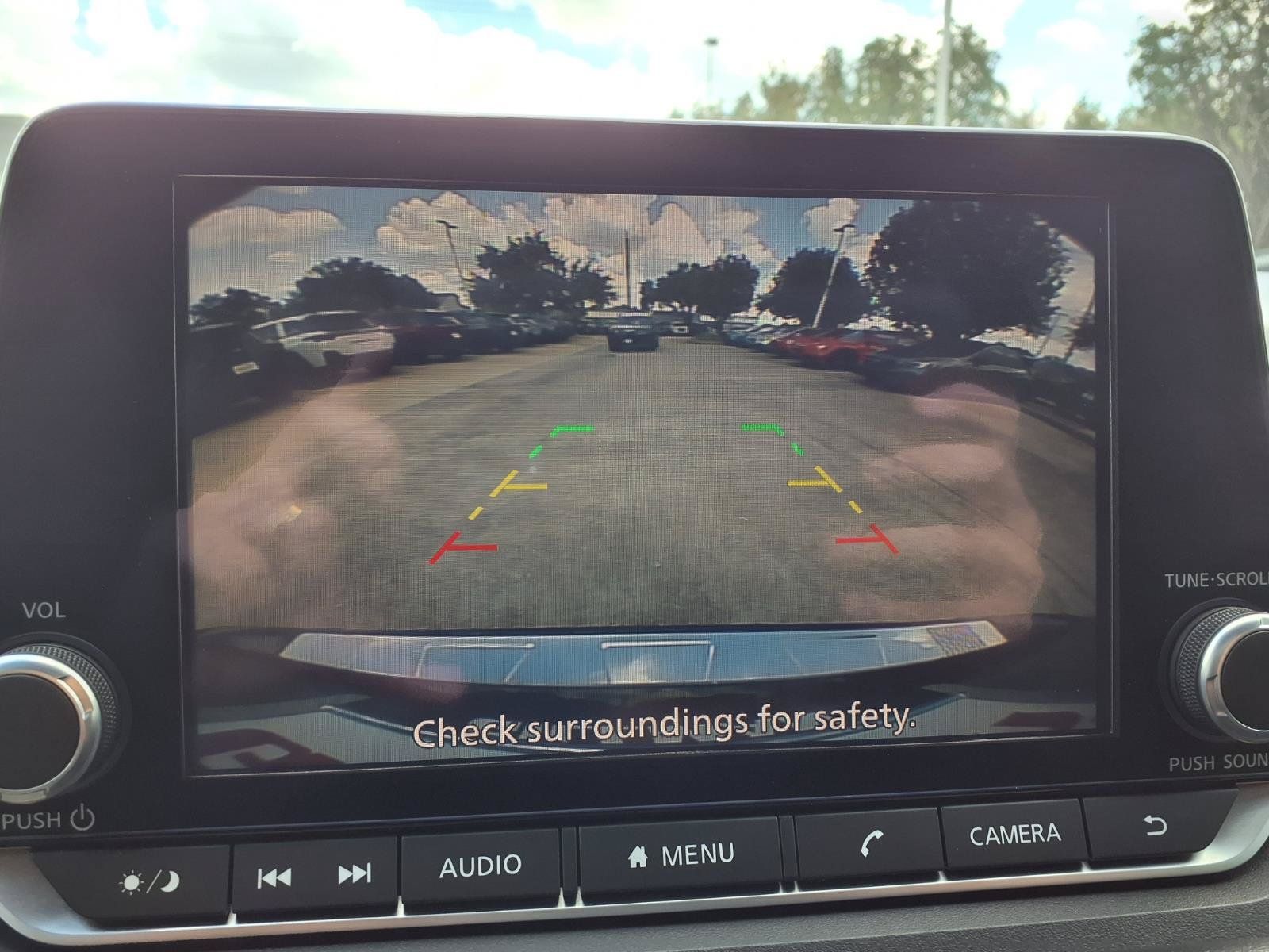 Used 2024 Nissan Rogue SV FWD image 5