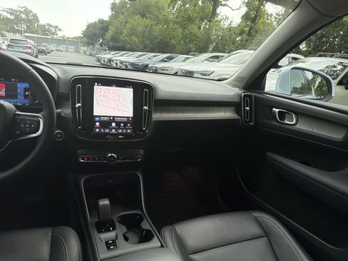 Certified 2024 Volvo XC40 B5 Core w/ Protection Package Premier AWD/4WD image 31